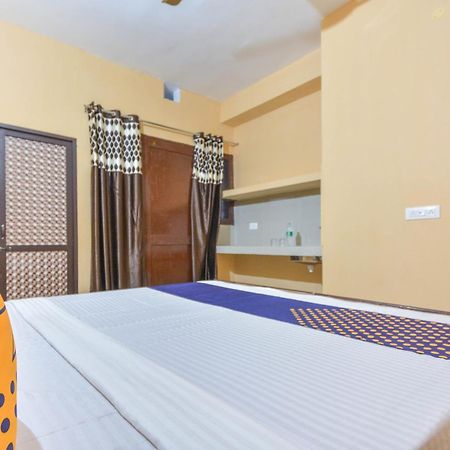 Spot On Hotel Diamond Sohana Bagian luar foto