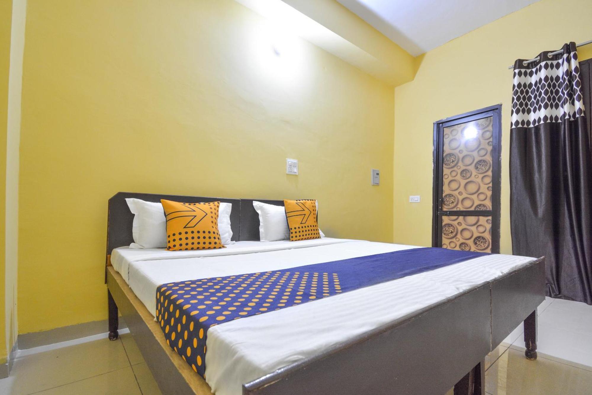 Spot On Hotel Diamond Sohana Bagian luar foto
