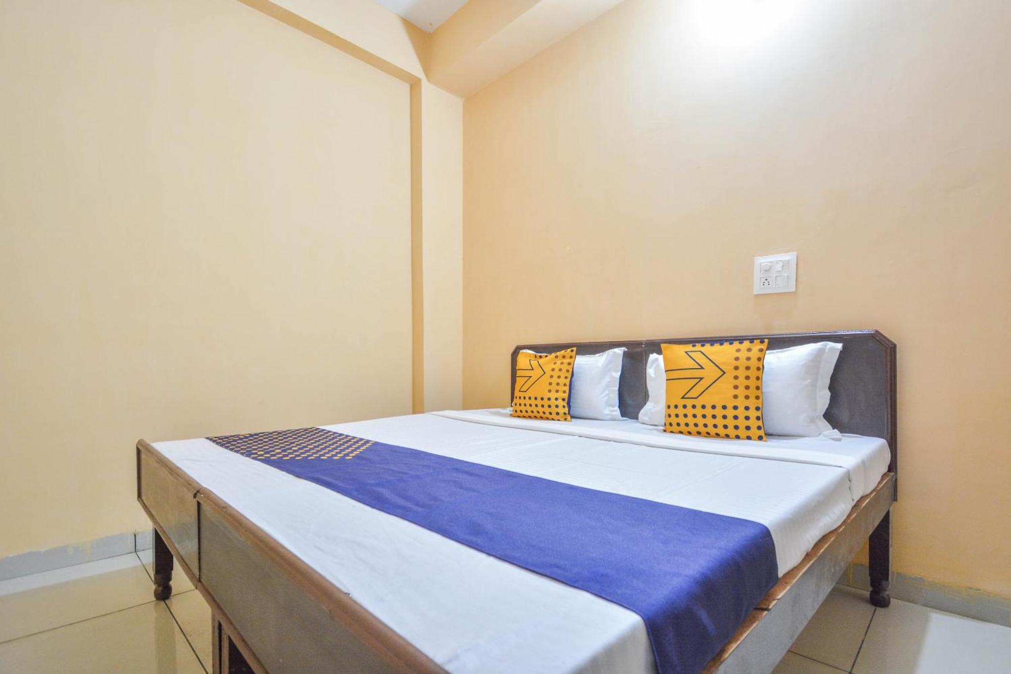 Spot On Hotel Diamond Sohana Bagian luar foto